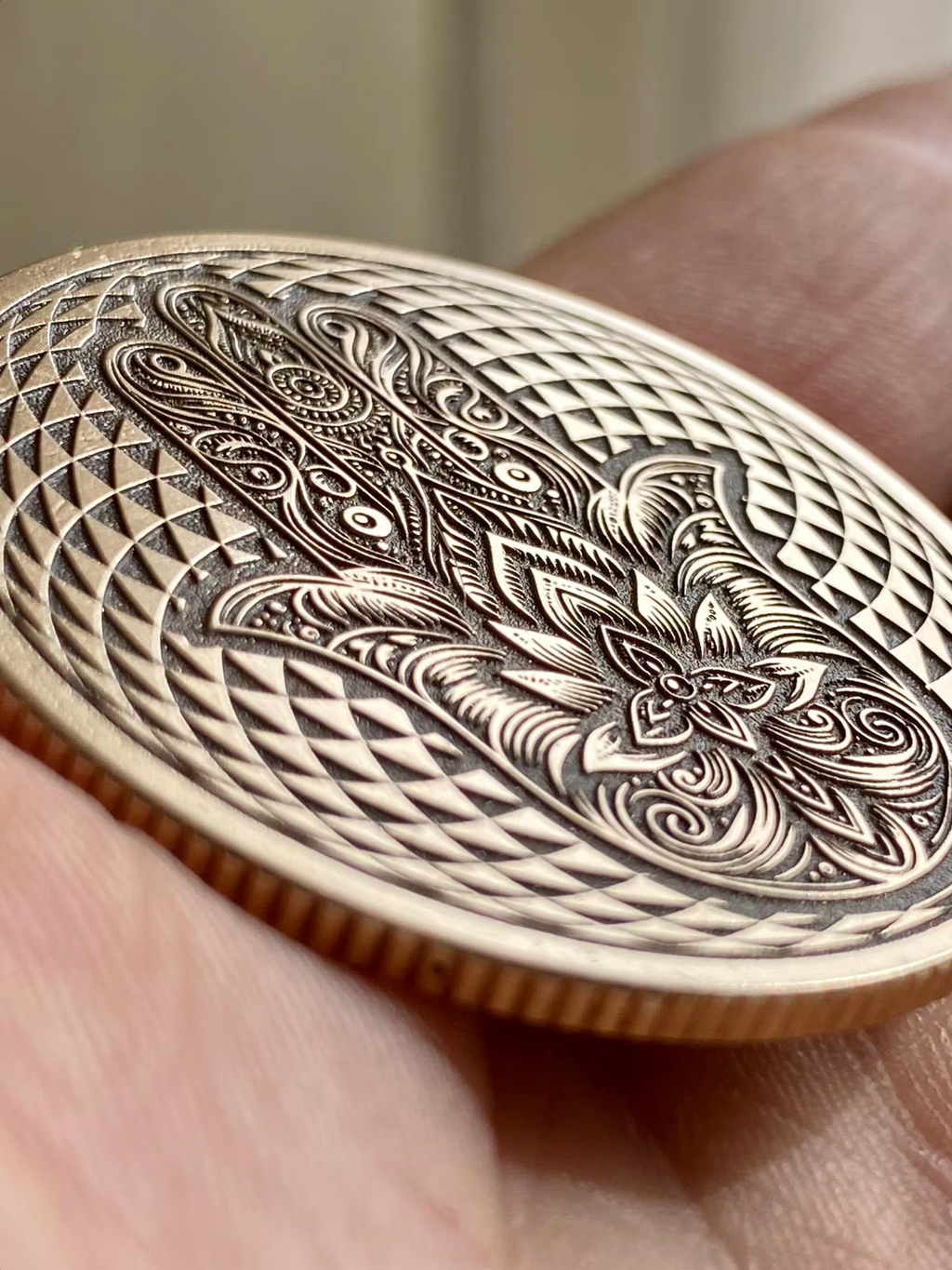 Médaille Signature en Laiton — 40mm | Gravure sur mesure | Atelier ALMARITA