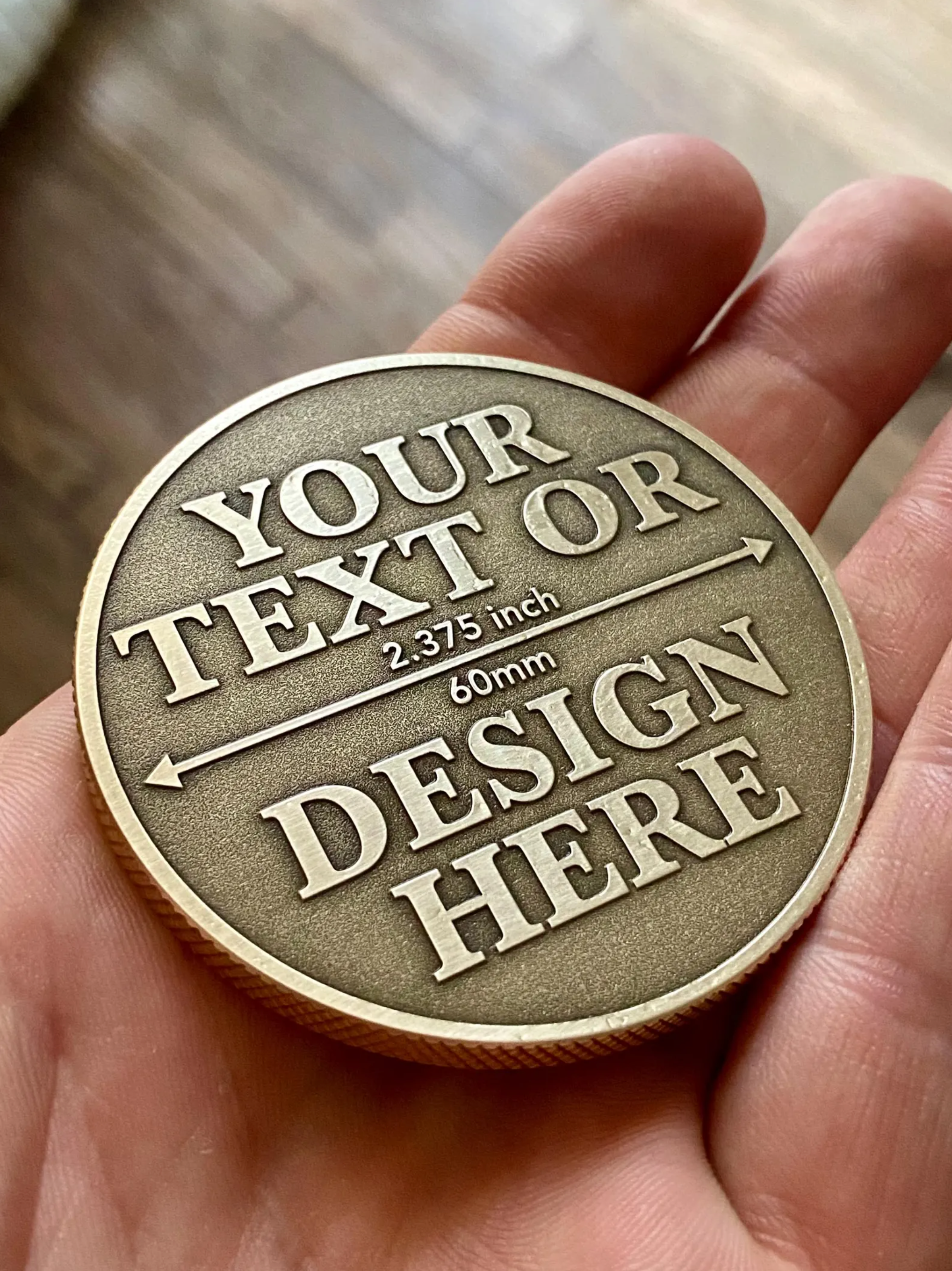Médaille Signature en Laiton — 60mm | Gravure sur mesure | Atelier ALMARITA